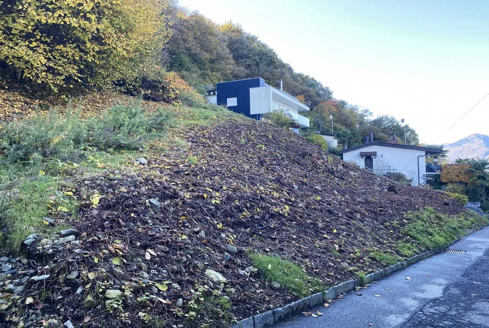 TERRAIN CONSTRUCTIBLE AVEC VUE SUR LE LAC OUVERT À GERRA GAMBAROGNO