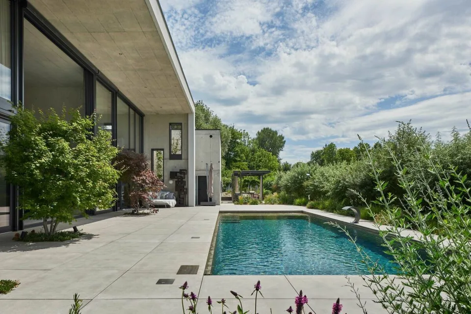 THE FRAME - Timeless Design. A Home with Edges and Corners. – photo 6 of 13