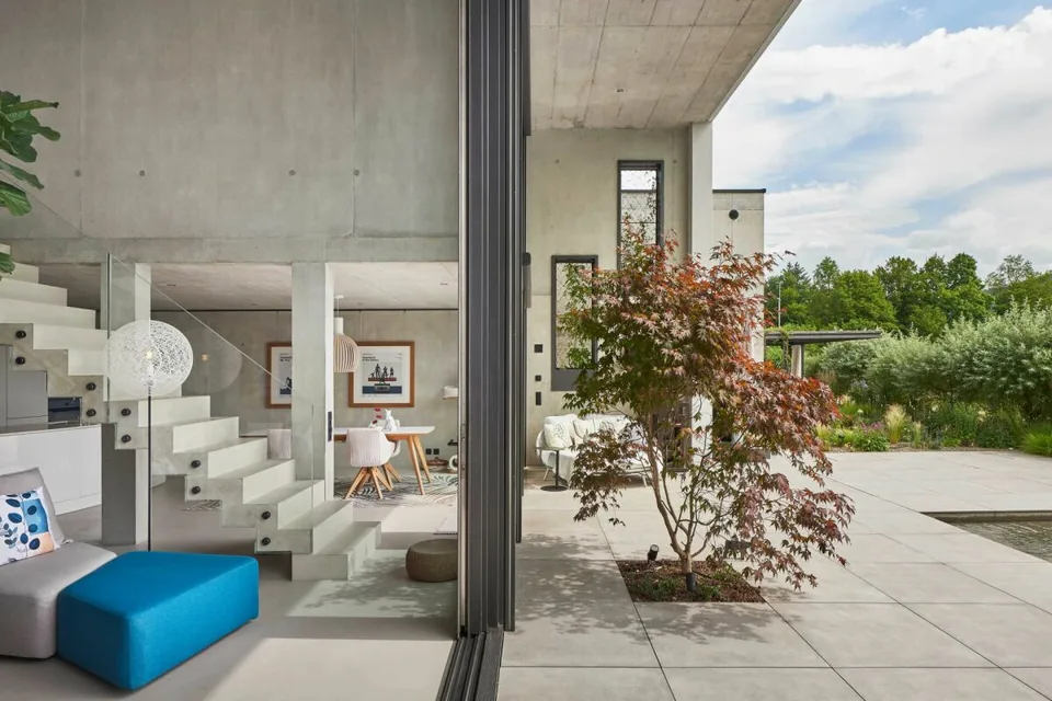 THE FRAME - Timeless Design. A Home with Edges and Corners. – photo 9 of 13