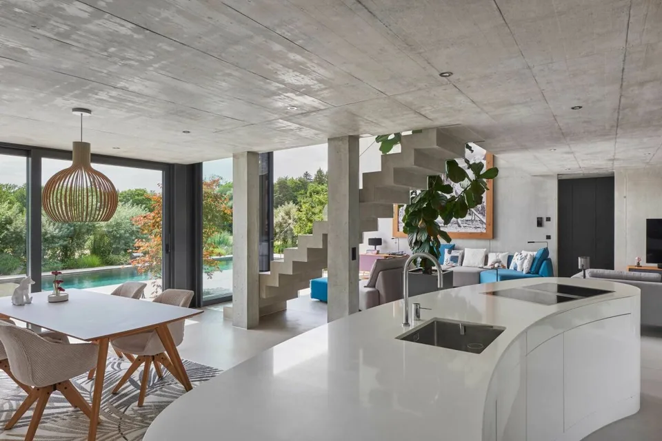 THE FRAME - Timeless Design. A Home with Edges and Corners.
