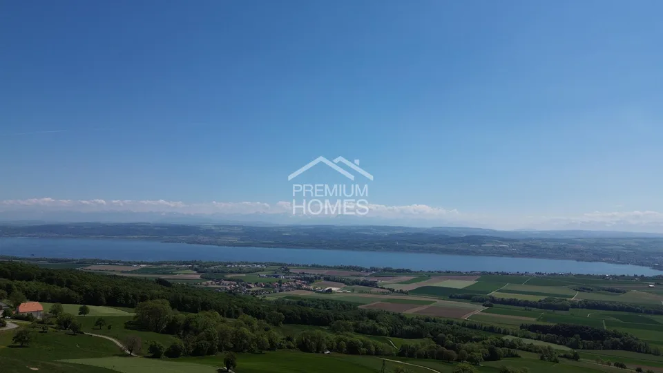 Terreno con vista sul lago