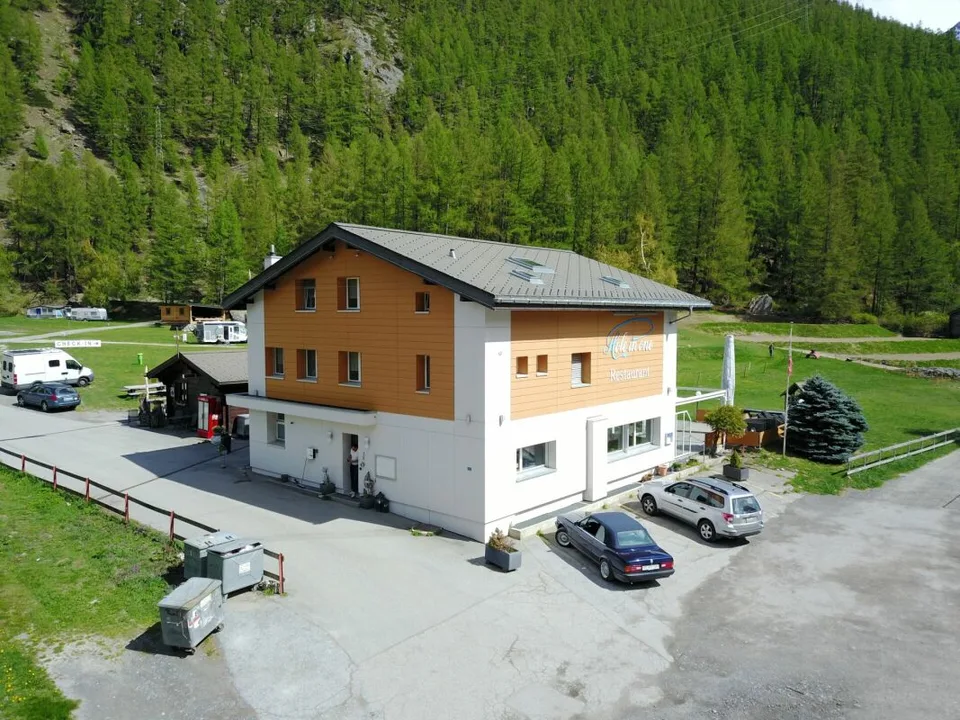 Restaurant &amp; Hostel in Randa