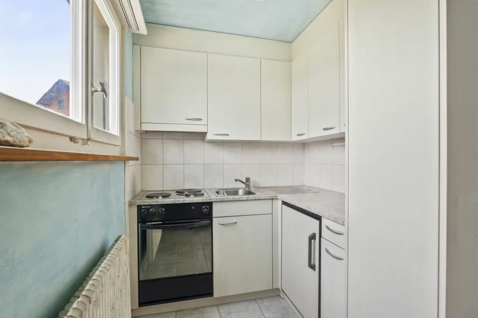 Casa trifamiliare con ampio spazio esterno e potenziale come investimento a Madiswil