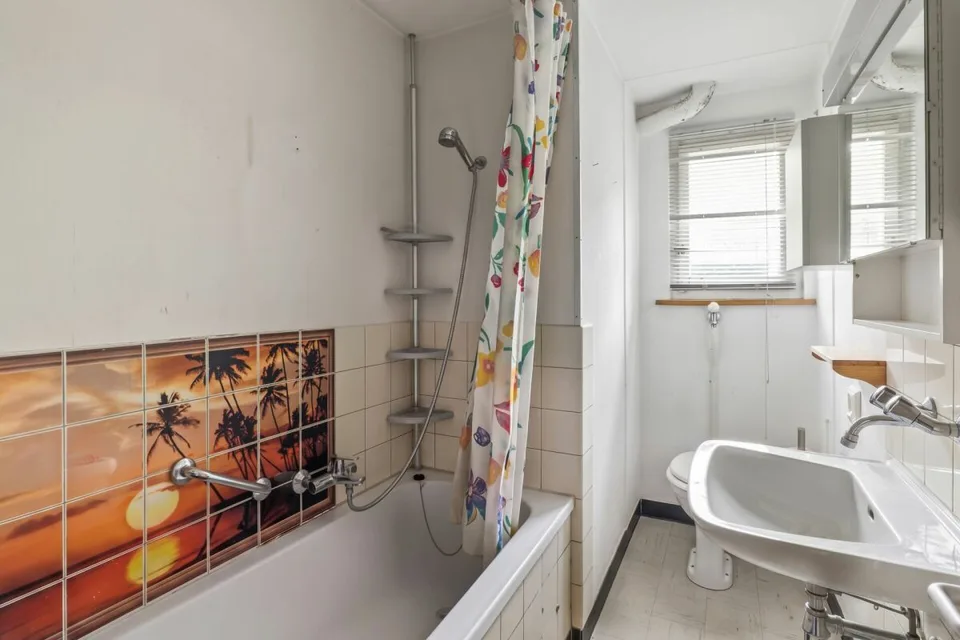 Casa trifamiliare con ampio spazio esterno e potenziale come investimento a Madiswil