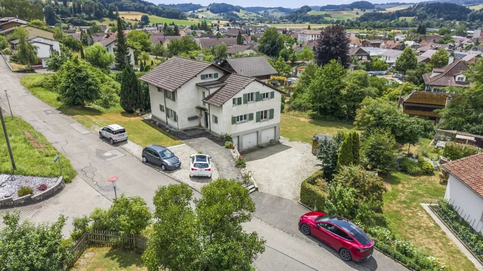 3-Familienhaus mit grossem Umschwung und Potenzial als Kapitalanlage in Madiswil