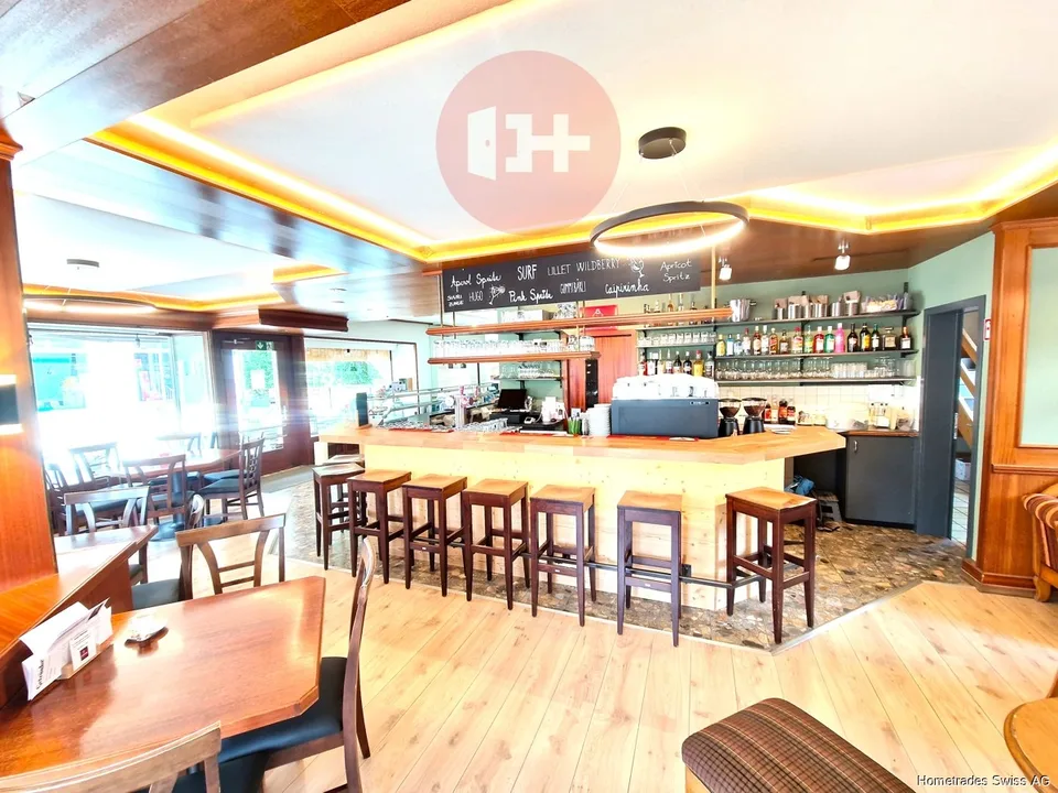 GROSSZÜGIGES RESTAURANT / BAR, ZENTRAL GELEGEN