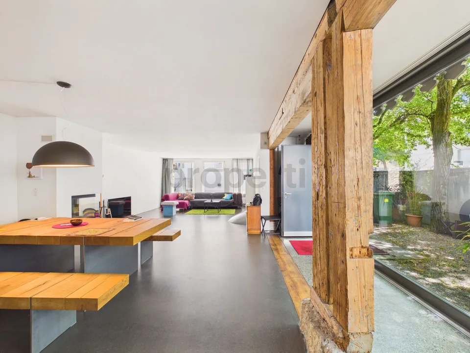 Unico gioiello loft di 2,5 stanze con anima storica ad Aarau