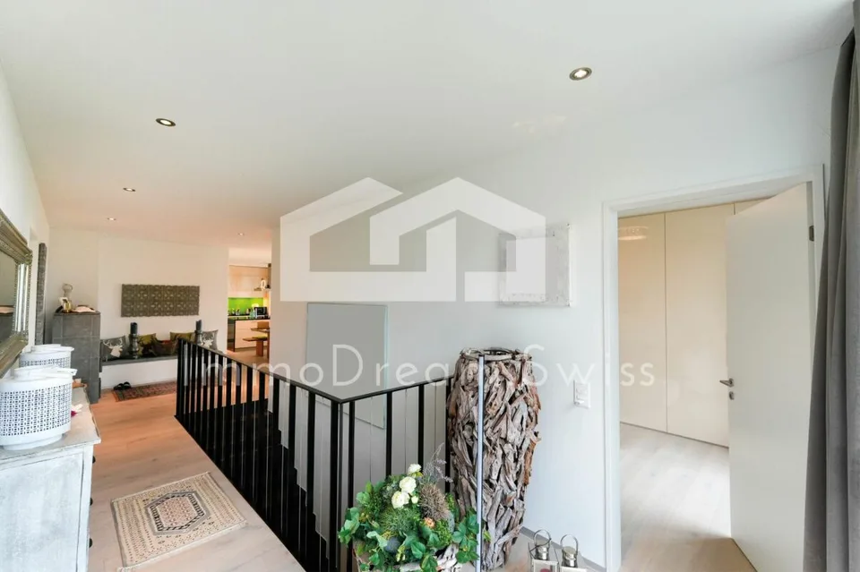 Condominium de 5 pièces moderne et spacieux (maison de 2 familles)