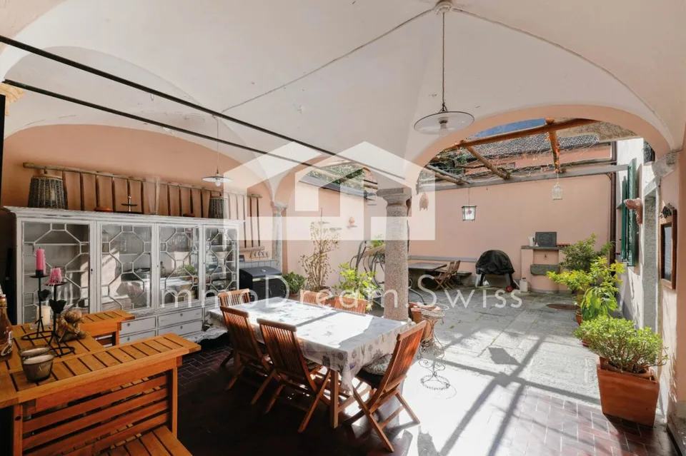 Generationenhaus im beliebten Nucleo mit 2 Wg. und 3 Studios, romantischem Innenhof