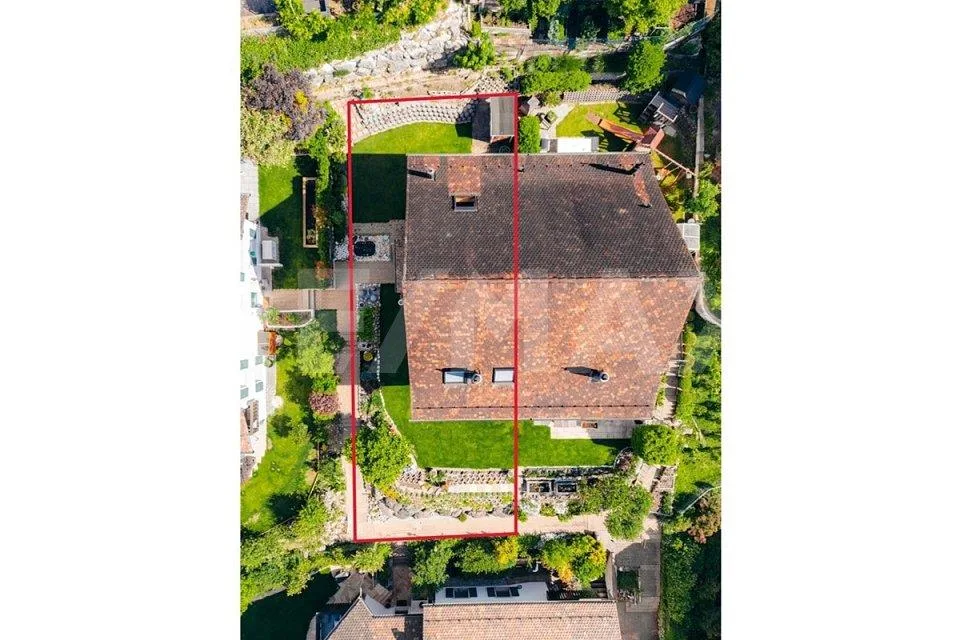 Parfait pour les Familles : Maison Semi-Détachée avec Jardin et Idéalement Située au Centre