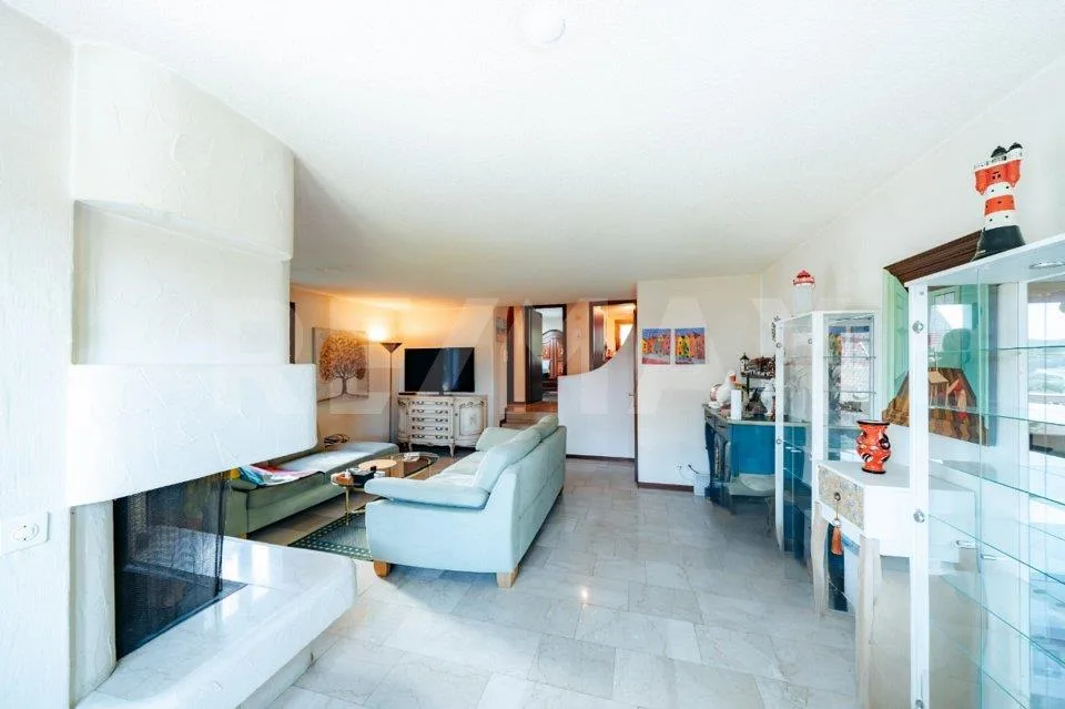 Perfetto per le Famiglie: Casa Semi-Indipendente con Giardino e Posizione Centrale Ideale – foto 6 di 13