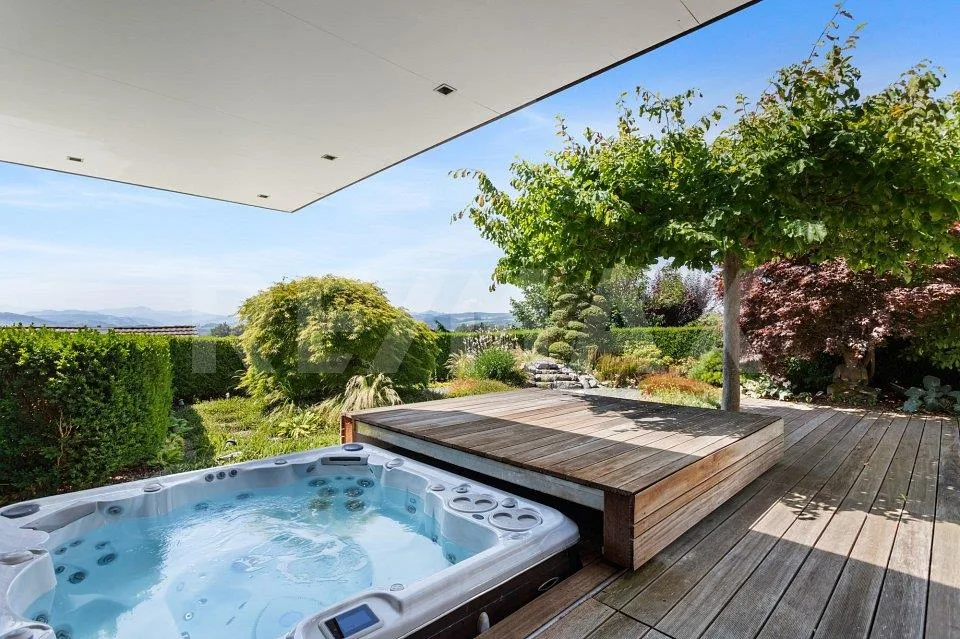 Exklusives Wohnen mit Wellness Oase und Säntis Panorama