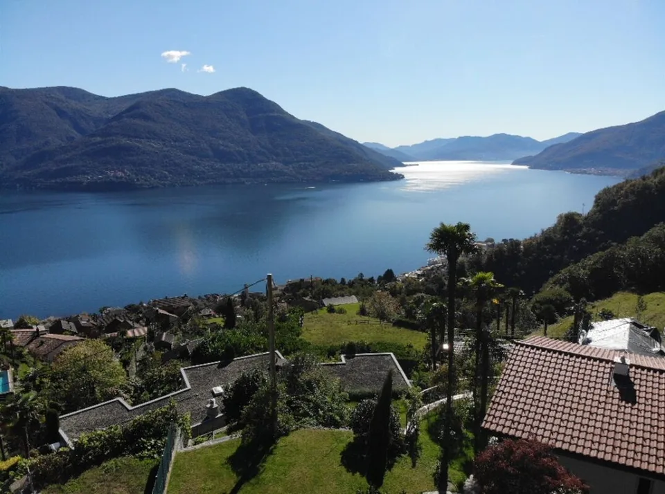 Mehfamilienhaus mit Garten und schönem Seeblick. Als zweitwohnsitz möglich