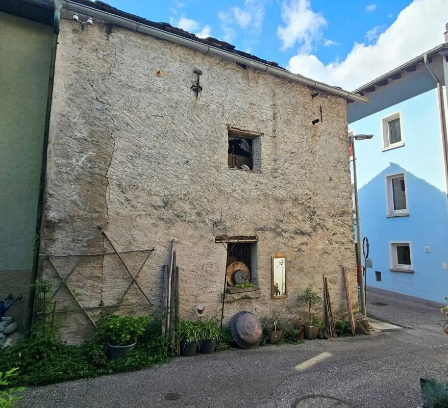 RUSTIQUE À RÉNOVER À GNOSCA