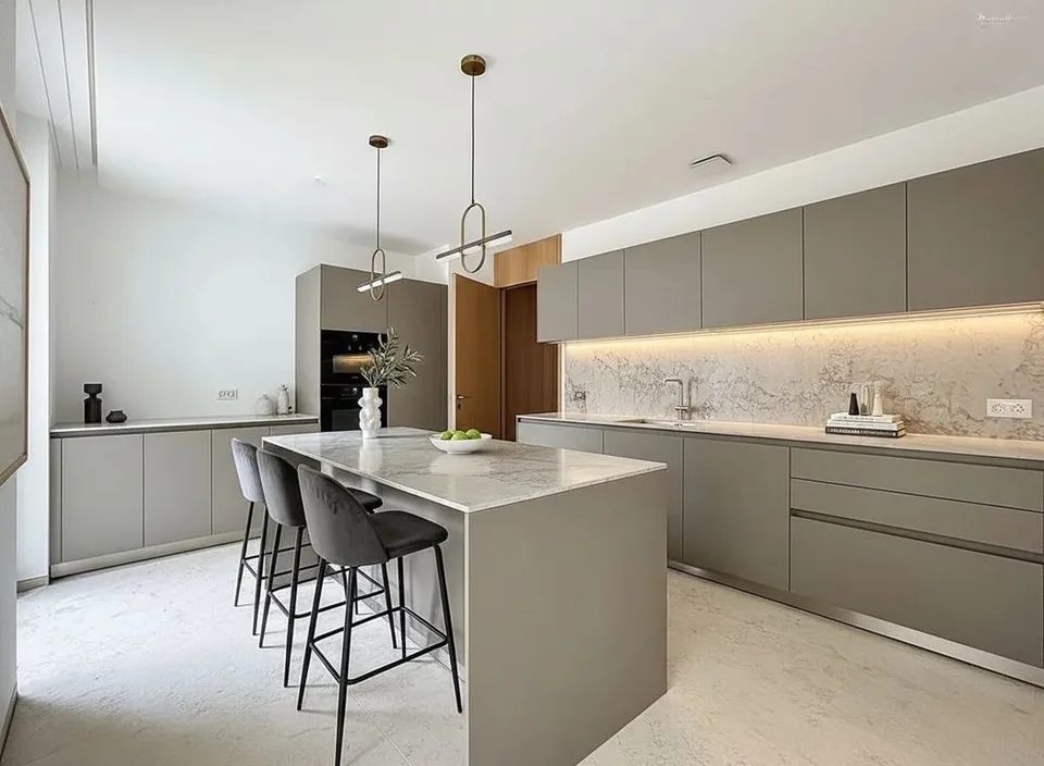 Elegante neue Duplexwohnung mit 6,5 Zimmern im Herzen von Genf