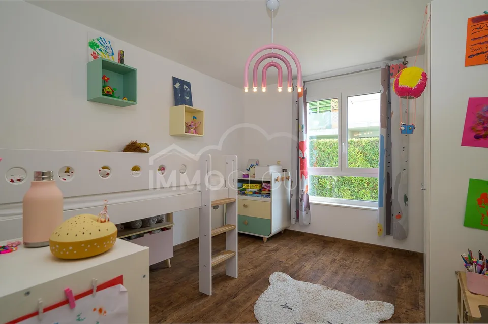 Ideale Lage - wie neue Wohnung!