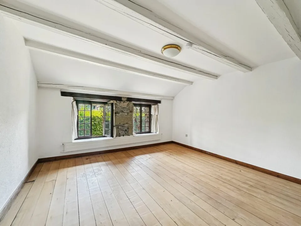 UNGEWÖHNLICHE IMMOBILIE AUF ÜBER 6.000 M2 IN RENOVIERUNG, NICHT DER LDFR UNTERLIEGEND – Foto 11 von 13
