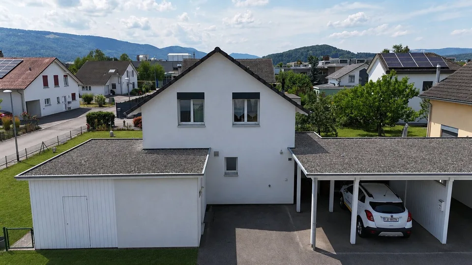 In vendita a Delémont spaziosa villa familiare di 5,5 locali con giardino