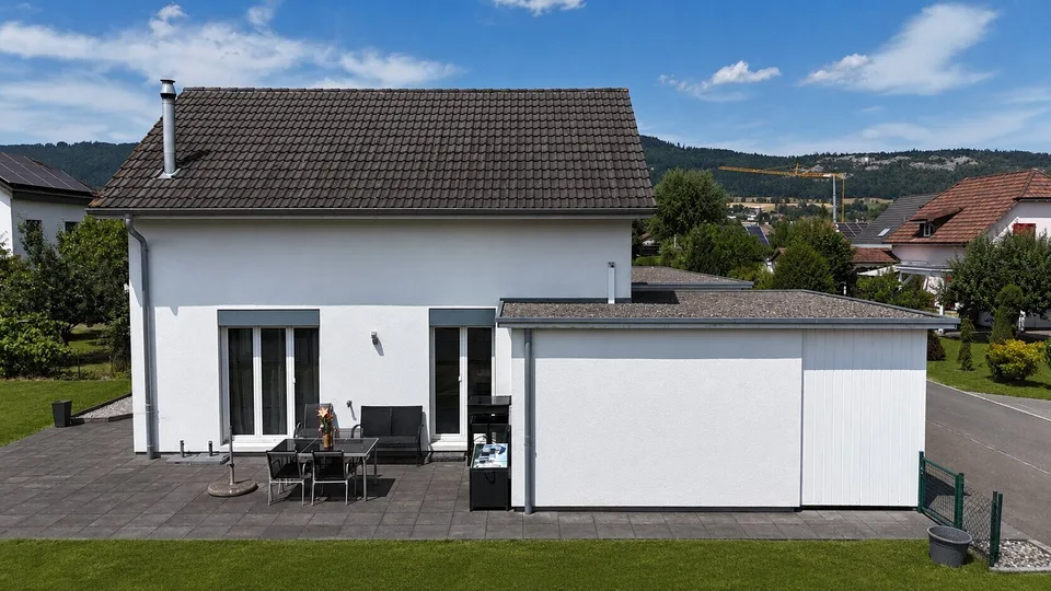 In vendita a Delémont spaziosa villa familiare di 5,5 locali con giardino