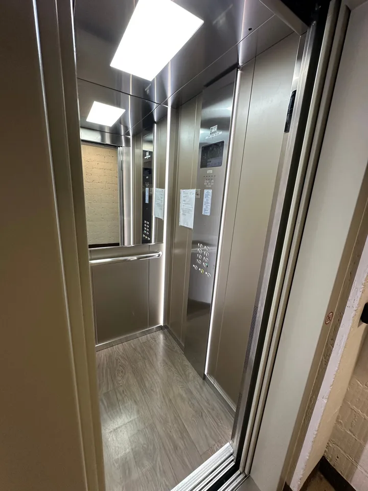 Appartement spacieux de 3,5 pièces très central avec balcon à Lugano – photo 8 sur 10