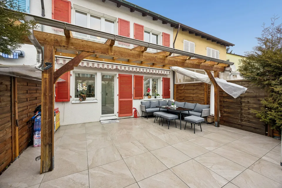 Casa a schiera ristrutturata di 5,5 stanze con 166 m² di superficie totale e grande terrazza