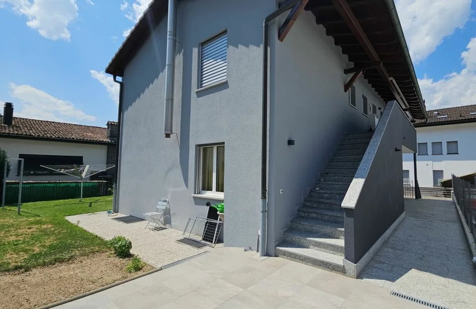WOHNUNG IN ARBEDO MIT GROSSER GARTEN