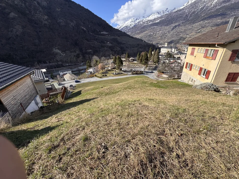 Ruhiges 0-Zimmer-Baugrundstück mit Entwicklungspotenzial, Visp