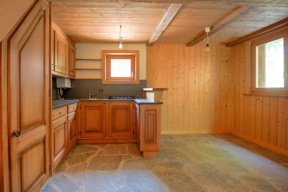 Charmant petit chalet à vendre à Lourtier