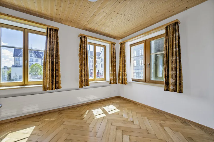 HISTORISCHES MEHRFAMILIENHAUS MIT BODENSEEBLICK