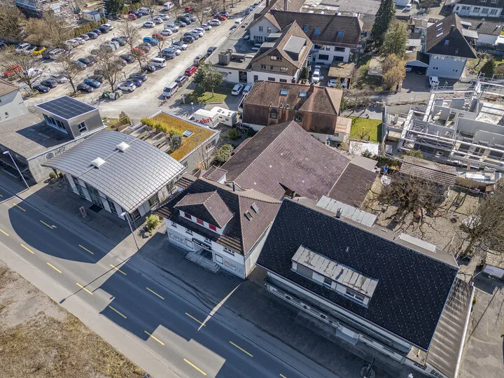 WOHN- UND GESCHÄFTSHAUS MIT GESCHICHTE