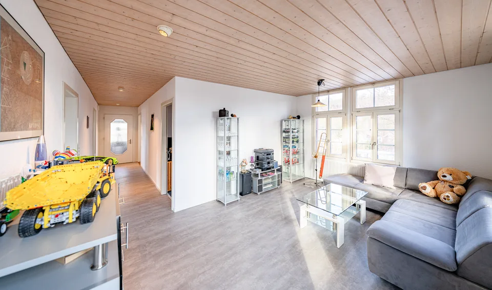 CASA MULTIFAMILIARE COMPLETAMENTE AFFITTATA A HUTTWIL