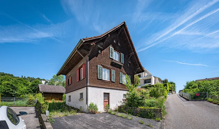 OPPORTUNITÀ A LUCERNA: TERRENO EDIFICABILE DI 627 M² TRANQUILLO E VICINO ALLA CITTÀ