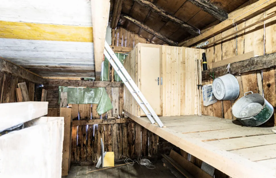 In Guttet-Feschel zu verkaufen Scheune mit Stall - Möglichkeit zum Ausbau vorhanden – Foto 9 von 12