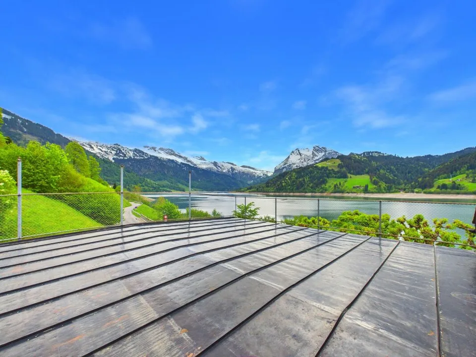 Dreamlike Lake and Mountain View