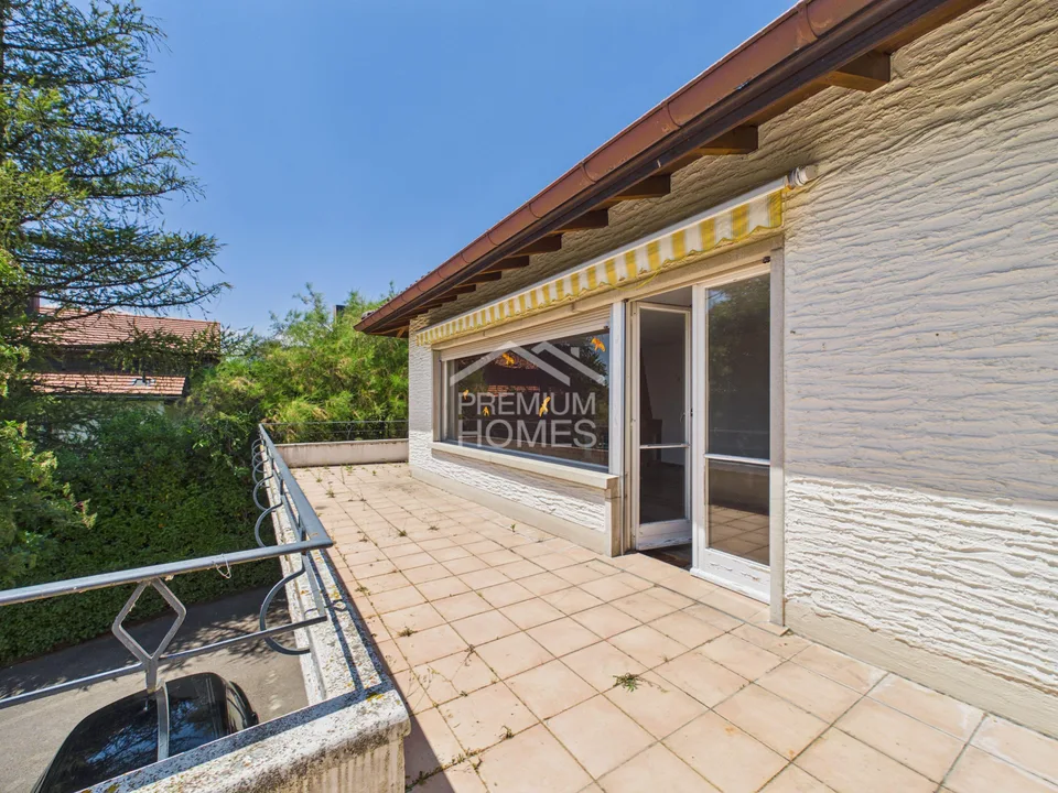 Blick auf den See, Villa zu renovieren oder außergewöhnliches Immobilienprojekt
