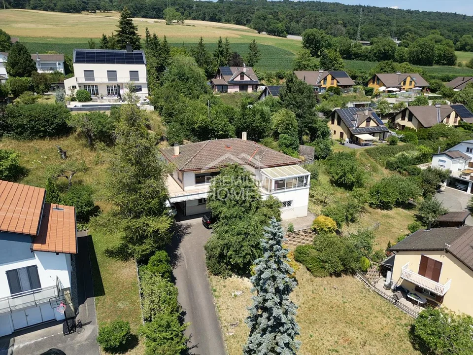 Blick auf den See, Villa zu renovieren oder außergewöhnliches Immobilienprojekt
