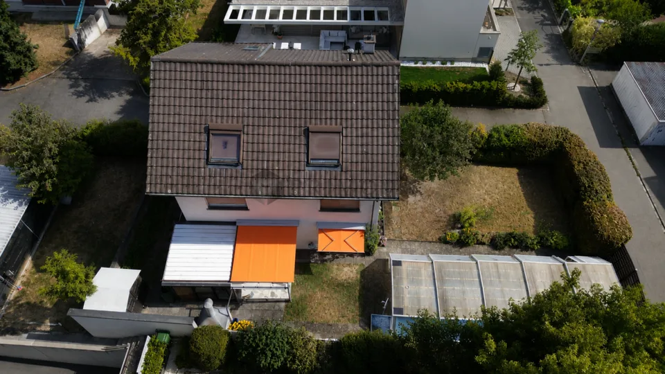 Repräsentatives Anwesen mit Einliegerwohnung, Wintergarten und Swimmingpool