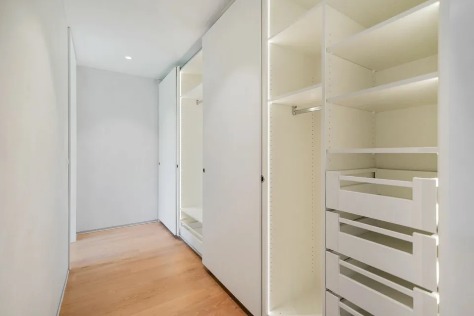 Appartamento nuovo esclusivo di 4,5 stanze con vista mozzafiato sul lago di Murten – foto 11 di 13