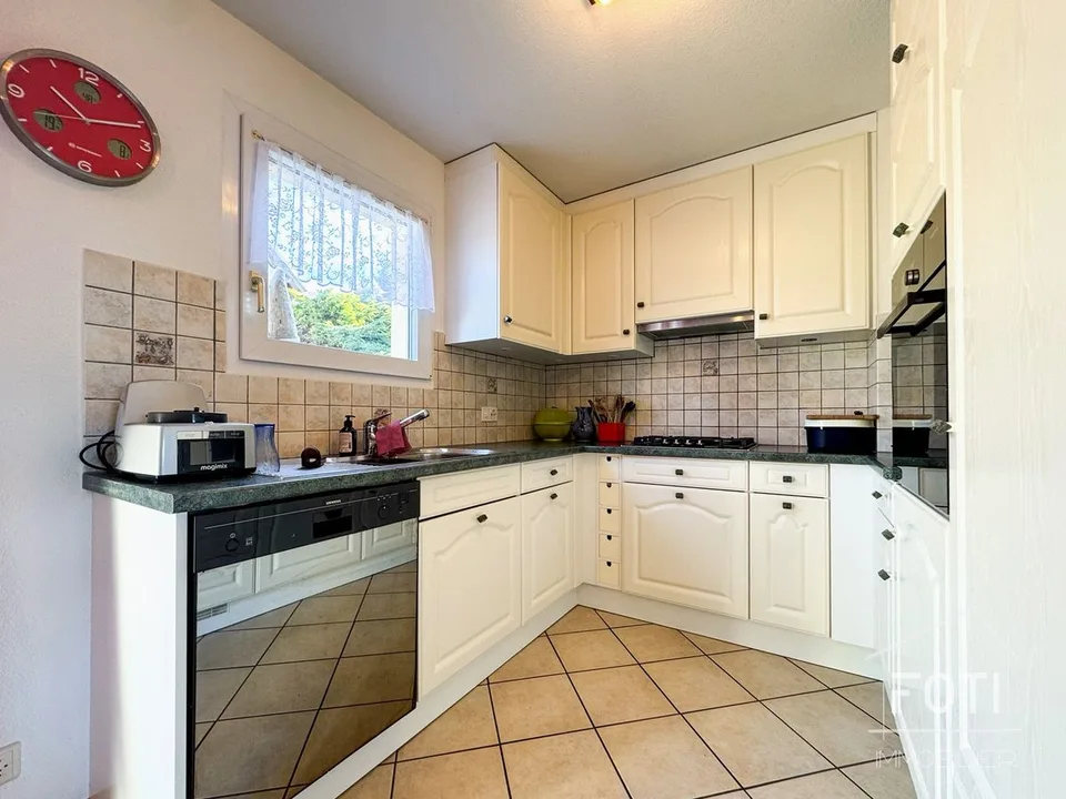 Maison jumelée de 6,5 pièces, avec belle vue panoramique.
