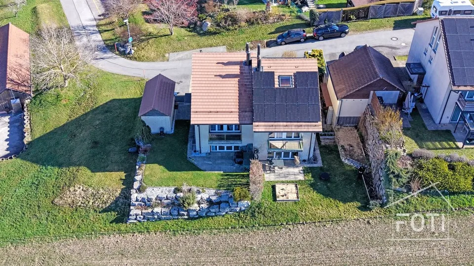 Maison jumelée de 6,5 pièces, avec belle vue panoramique.