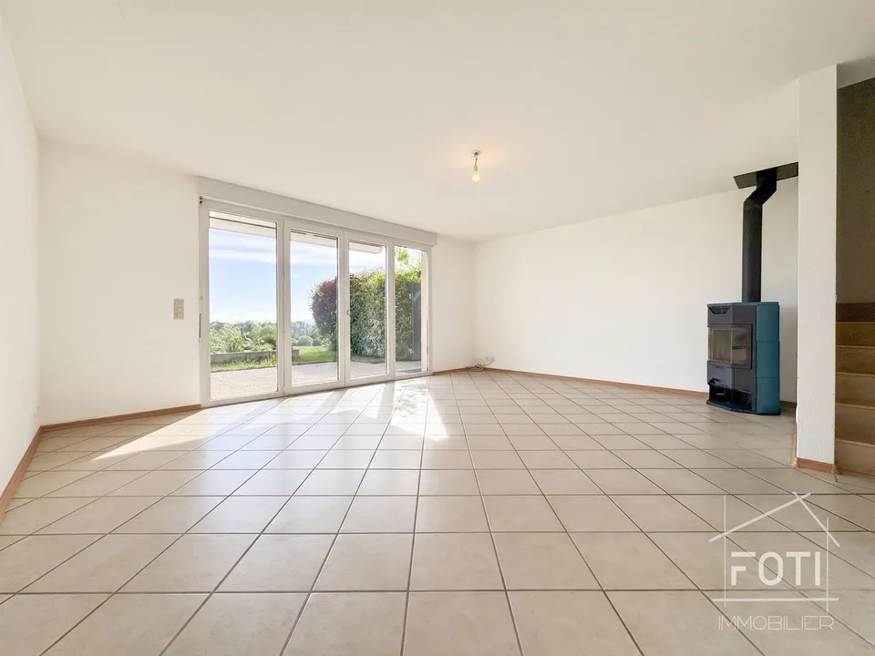 Maison jumelée de 6,5 pièces, avec belle vue panoramique.