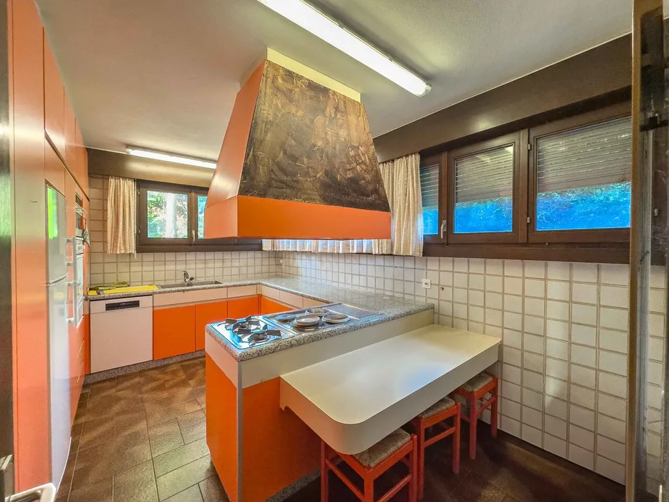 Villa avec grand jardin et vue dégagée à Morbio Superiore