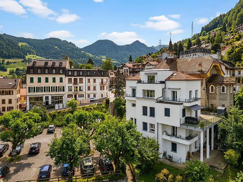 Vollvermietetes Mehrfamilienhaus oberhalb von Montreux