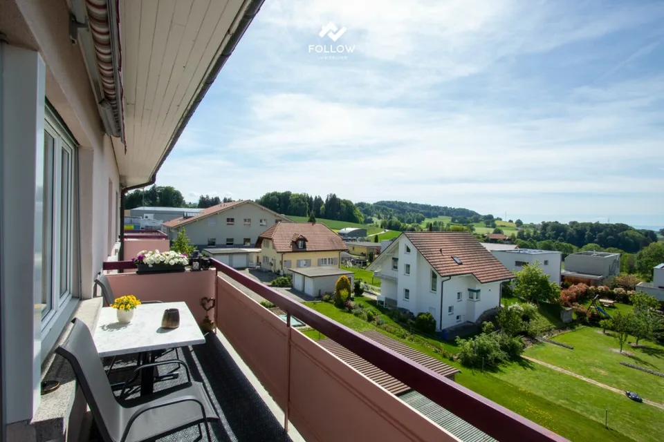 Multi-family house with development potential and additional building plot in Heitenried