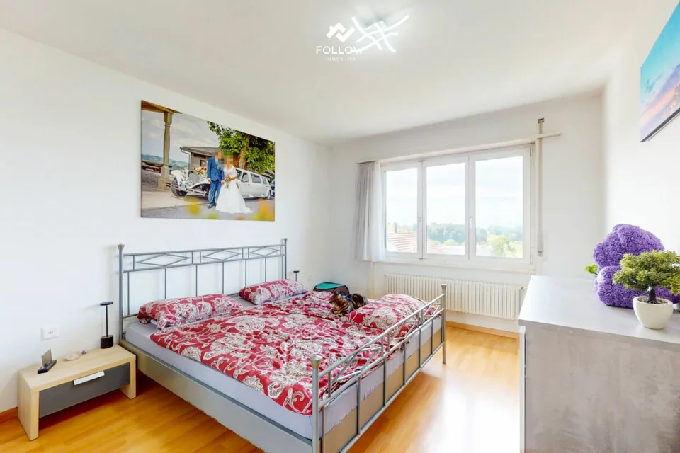 Multi-family house with development potential and additional building plot in Heitenried