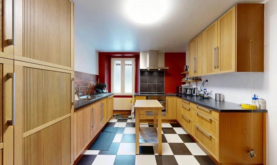 Martigny-Combe: Large village house with 2 apartments and a view