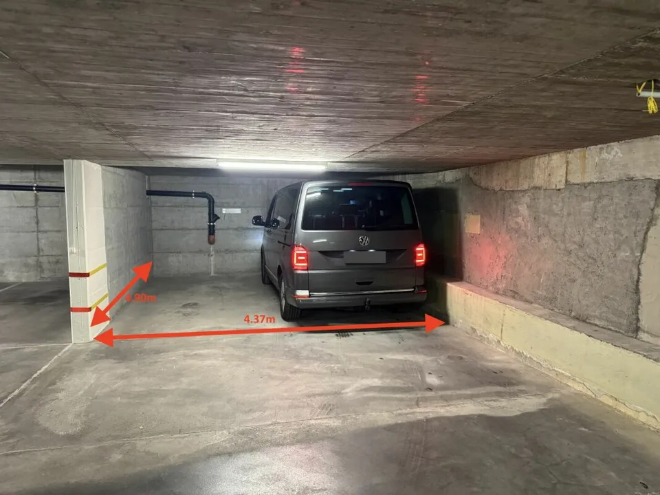 Grosser Tiefgaragenplatz zu verkaufen