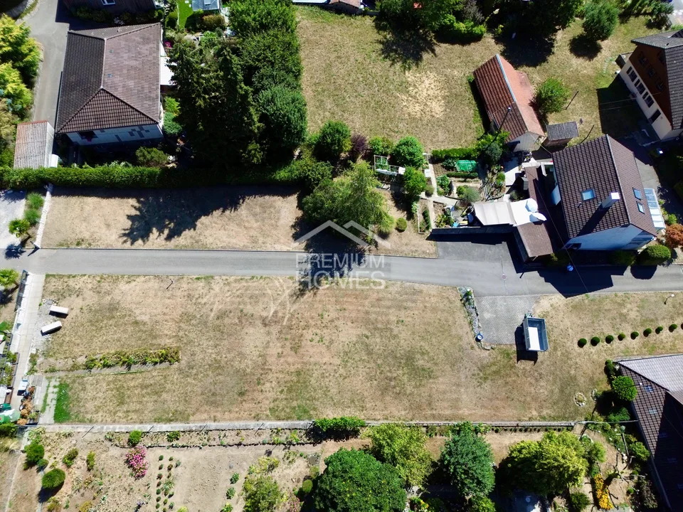 Terreno edificabile attraente a Brügg con valore di rarità