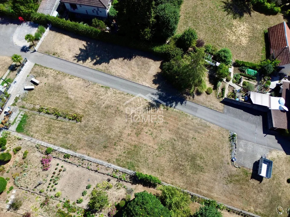 Terreno edificabile attraente a Brügg con valore di rarità