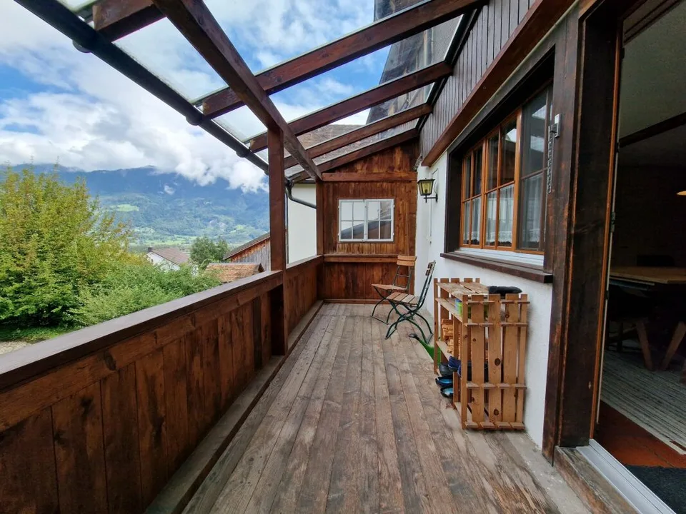 Familienfreundliches Holzhaus mit viel Platz, Charme und nachhaltiger Energie – Foto 6 von 13